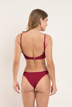 Cargar imagen en el visor de la galería, Model Back: Rio De Sol Ensemble Set Touch-Carmim Paola Essential
