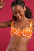 Cargar imagen en el visor de la galería, Image 11: Rio De Sol Ensemble Set Trail-Orange Amelia Baobi
