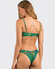 Cargar imagen en el visor de la galería, Image 08: Rio De Sol Ensemble Set Wilds Bandeau-Reto Highleg
