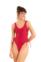 Cargar imagen en el visor de la galería, Model Front: Rio De Sol Une Pièce Shimmer-Divino Zoe
