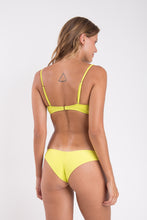 Cargar imagen en el visor de la galería, Model Back: Rio De Sol Haut Top Citrico Bandeau-Crispy
