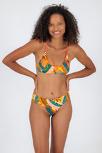 Cargar imagen en el visor de la galería, Model Front: Rio De Sol Haut Top El-Arco Bralette-Orange
