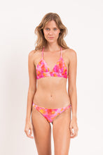 Cargar imagen en el visor de la galería, Model Front: Rio De Sol Haut Top Joyful Tri-Cos
