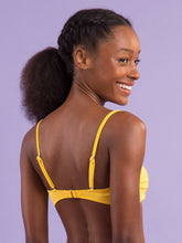 Cargar imagen en el visor de la galería, Image 11: Rio De Sol Haut Top Malibu-Yellow Bandeau-Duo
