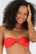 Cargar imagen en el visor de la galería, Gallery: Rio De Sol Haut Top Rouge Twist

