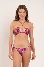 Cargar imagen en el visor de la galería, Model Front: Rio De Sol Haut Top Shade Camille
