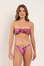 Cargar imagen en el visor de la galería, Model Front: Rio De Sol Haut Top Shade Sara
