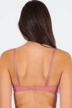 Cargar imagen en el visor de la galería, Image 06: Rio De Sol Haut Top Shimmer-Confetti Bandeau-Knot
