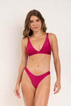 Cargar imagen en el visor de la galería, Model Front: Rio De Sol Haut Top Shimmer-Desejo Alba
