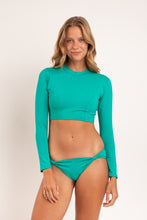 Cargar imagen en el visor de la galería, Model Front: Rio De Sol Haut Top Valley Reef

