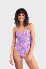 Cargar imagen en el visor de la galería, Model Front: Rio De Sol Une Pièce Trail-Purple Hype
