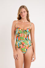 Cargar imagen en el visor de la galería, Model Front: Rio De Sol Une Pièce Tropical Sara-Op

