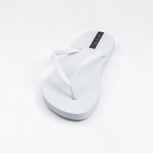 Cargar imagen en el visor de la galería, Image 05: Rio De Sol Tongs White Slim

