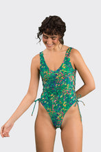 Cargar imagen en el visor de la galería, Model Front: Rio De Sol Une Pièce Wilds Zoe
