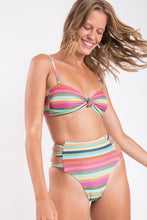 Cargar imagen en el visor de la galería, Set Supercolor Bandeau-Joy Highwaist-Spin
