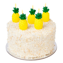 Cargar imagen en el visor de la galería, Model Front: Sunnylife Bougies Pineapple Cake Candle
