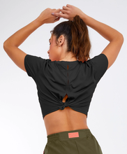 Cargar imagen en el visor de la galería, T-Shirt Skin Fit Cropped 1983 Preto
