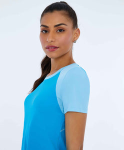T-Shirt Skin Fit Recortes Sport Azul Vivid