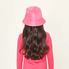 Cargar imagen en el visor de la galería, Model Back: Uv Line Bob Basic Kids Rosa Pink Upf50+
