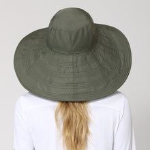 Cargar imagen en el visor de la galería, Model Back: Uv Line Chapeau Souple/Capeline Beverly Hills Verde Militar Upf50+
