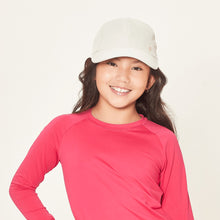 Cargar imagen en el visor de la galería, Model Front: Uv Line Casquette Cap Teen Colors Areia Upf50+
