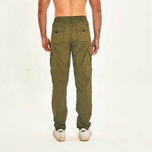 Cargar imagen en el visor de la galería, Model Back: Uv Line Fitness Bas Chelsea Verde Militar Upf50+
