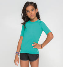 Cargar imagen en el visor de la galería, Model Front: Uv Line T-Shirt Kids Fpu50+ Uvpro Short Sleeve T-Shirt Mint Green Uv
