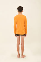 Cargar imagen en el visor de la galería, Model Back: Uv Line T-Shirt Kids Longsleeve Uvpro Laranja
