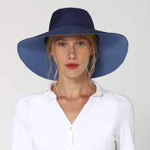 Cargar imagen en el visor de la galería, Model Front: Uv Line Chapeau Souple/Capeline San Diego Marinho Oceano Upf50+
