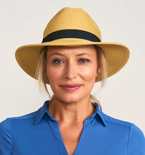 Cargar imagen en el visor de la galería, Model Front: Uv Line Chapeau Panama Shanghai Areia Preto Upf50+
