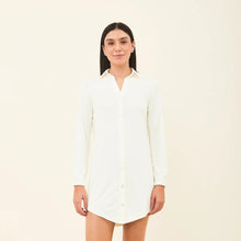 Cargar imagen en el visor de la galería, Model Front: Uv Line Chemise Shirtdress Copenhagen Offwhite Upf50+
