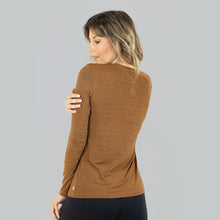 Cargar imagen en el visor de la galería, Model Back: Uv Line Fitness Haut Sport Fit Fem Ml Amarelo Msc Upf50+
