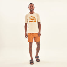 Cargar imagen en el visor de la galería, Model Front: Uv Line Fitness Haut T-Shirt Solar Off White Upf50+
