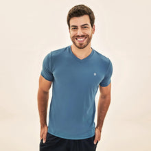 Cargar imagen en el visor de la galería, Model Front: Uv Line T-Shirt Pour Homme T-Shirt Sport Fit Aco
