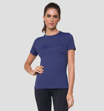 Cargar imagen en el visor de la galería, Model Back: Uv Line Fitness Haut Uvpro Br Mc Marinho Fem
