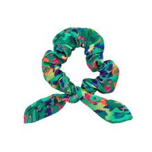 Cargar imagen en el visor de la galería, Wilds Scrunchie
