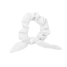 Cargar imagen en el visor de la galería, Bora-White Scrunchie
