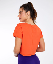 Cargar imagen en el visor de la galería, T-Shirt Cropped Skin Fit Gym Laranja Pitanga
