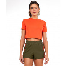 Cargar imagen en el visor de la galería, T-Shirt Skin Fit Cropped 1983 Laranja Pitanga
