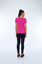 Cargar imagen en el visor de la galería, T-Shirt Skin Fit Inspiracionais Pink Choque
